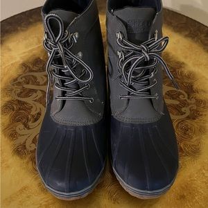 Sperry boots size 6